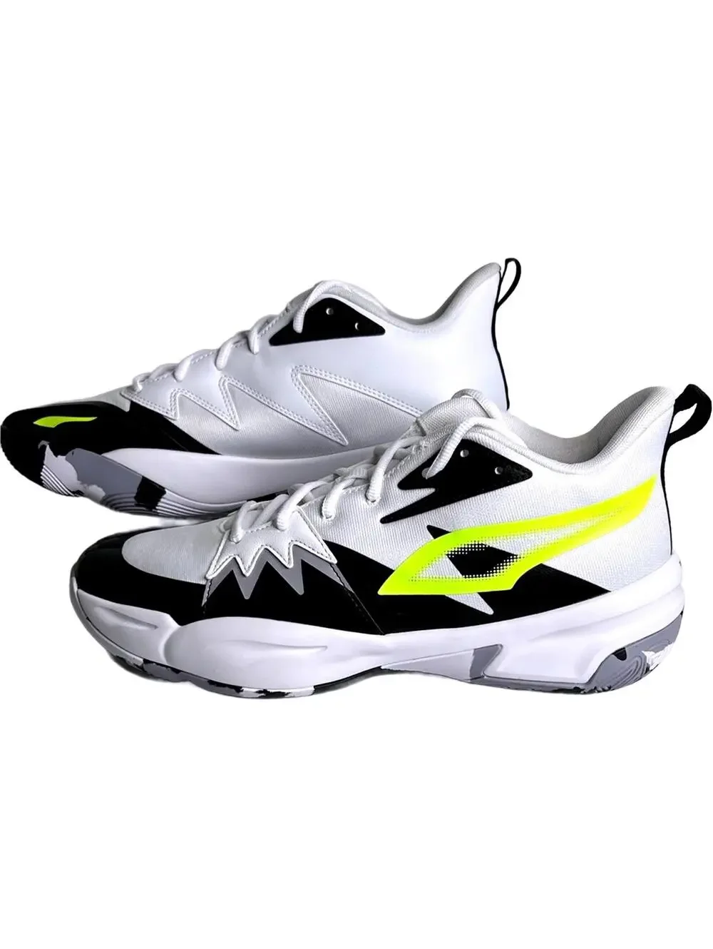 PUMA Identity of the Genetics Basketball Shoes 